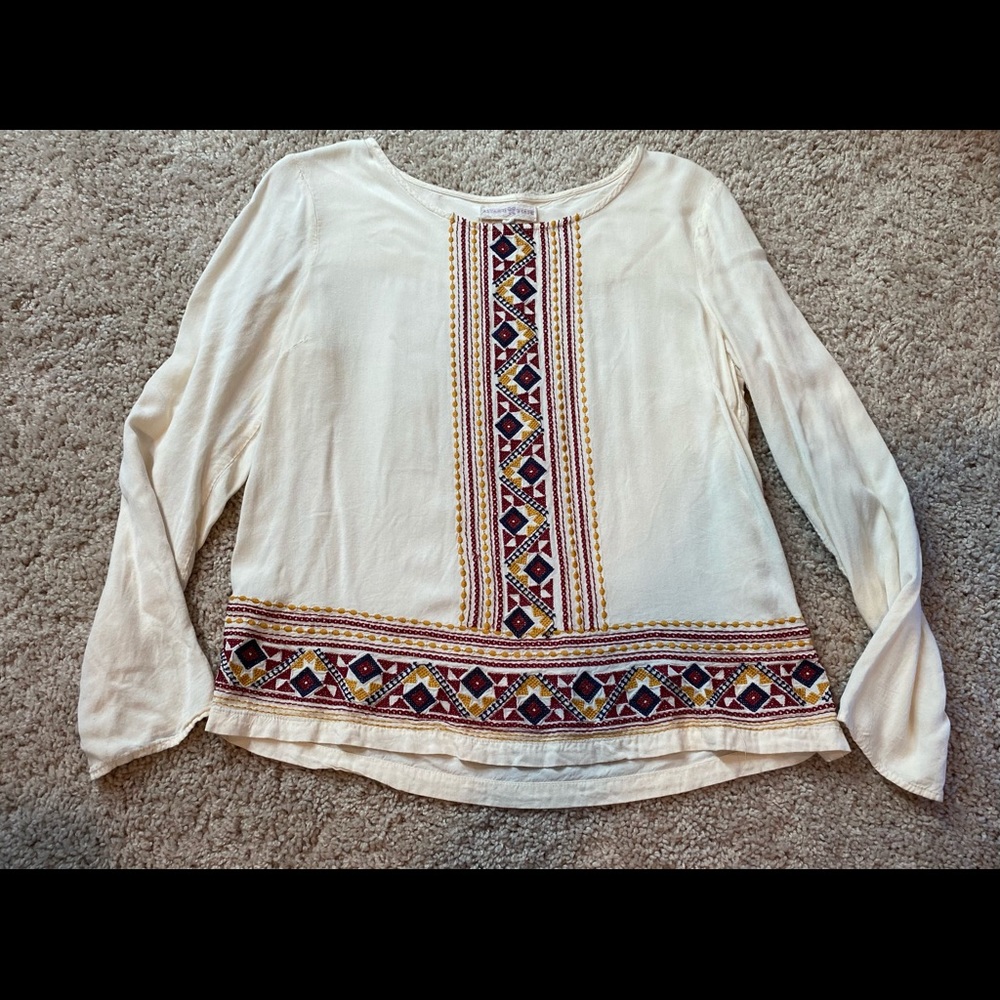 Aztec Blouse - Picture 2 of 3